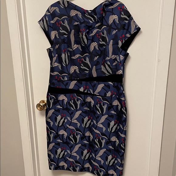 Escada Floral Dress With Statement Neckline Size 44 - Picture 2 of 15